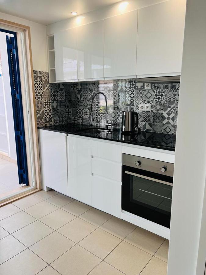 Angies Marina Apartment, Includes 2 Free Passes For The Marina Pool Lagos Exterior photo