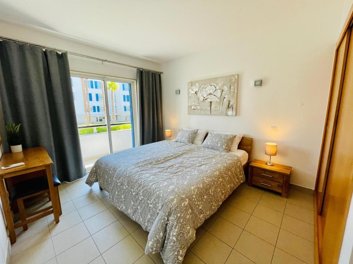Angies Marina Apartment, Includes 2 Free Passes For The Marina Pool Lagos Exterior photo