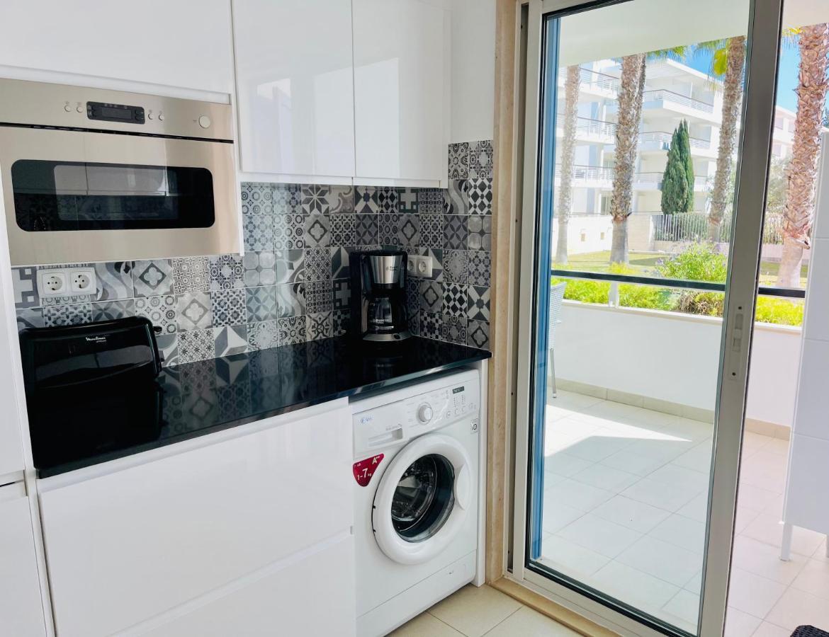 Angies Marina Apartment, Includes 2 Free Passes For The Marina Pool Lagos Exterior photo