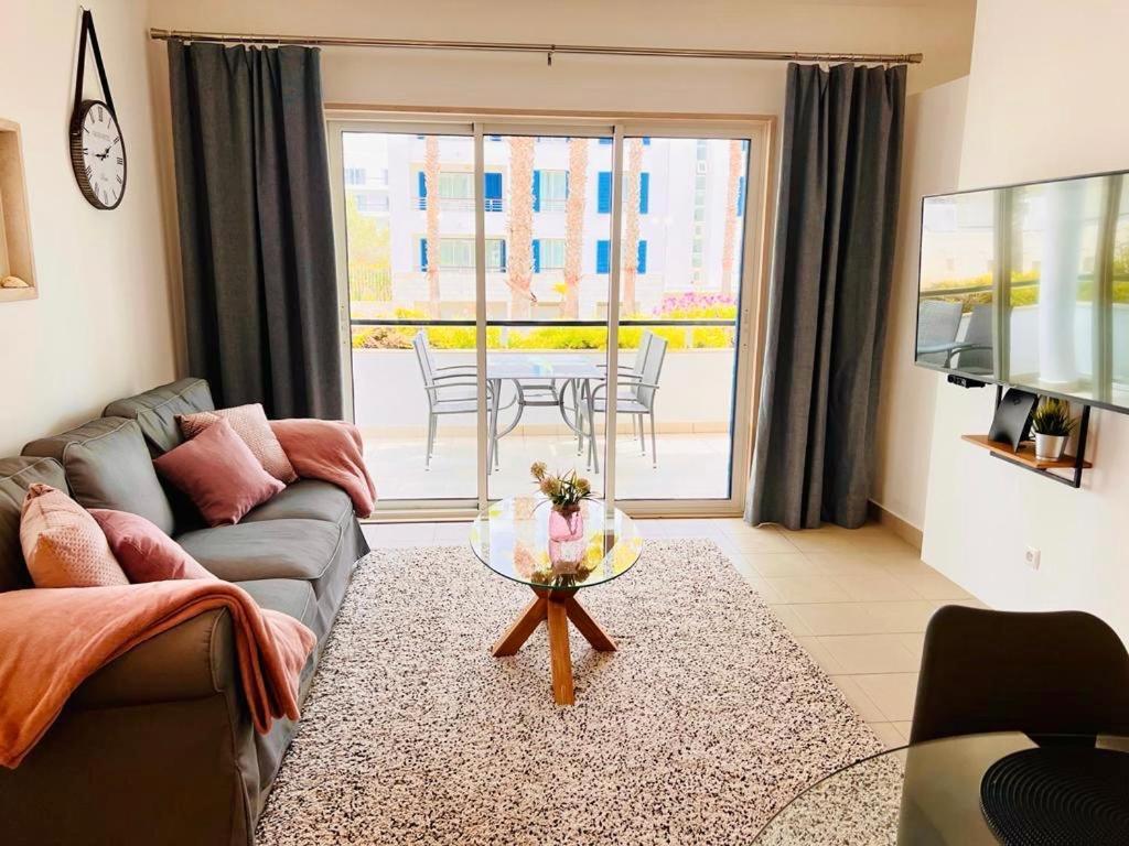 Angies Marina Apartment, Includes 2 Free Passes For The Marina Pool Lagos Exterior photo