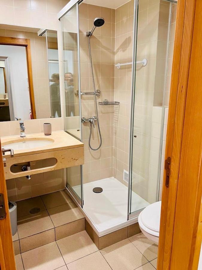 Angies Marina Apartment, Includes 2 Free Passes For The Marina Pool Lagos Exterior photo