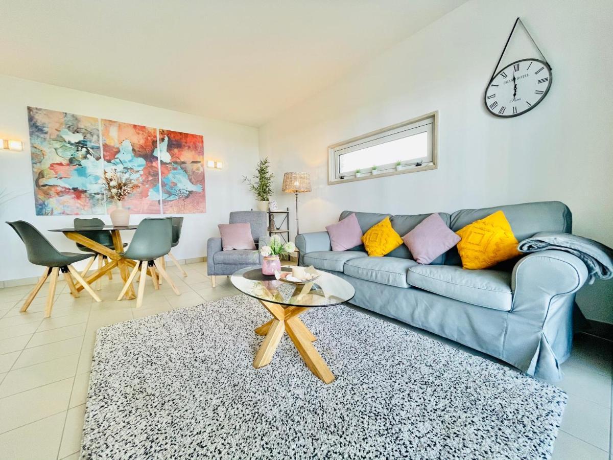 Angies Marina Apartment, Includes 2 Free Passes For The Marina Pool Lagos Exterior photo